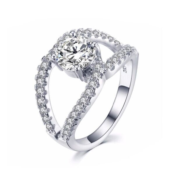 NEW! Dainty “Capella” 925 Crescent Moon Ring 🌙 - Picture 5 of 7